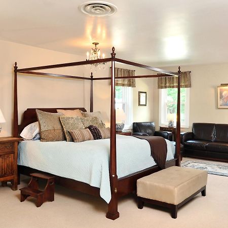 1795 Acorn Inn Bed And Breakfast Canandaigua Extérieur photo
