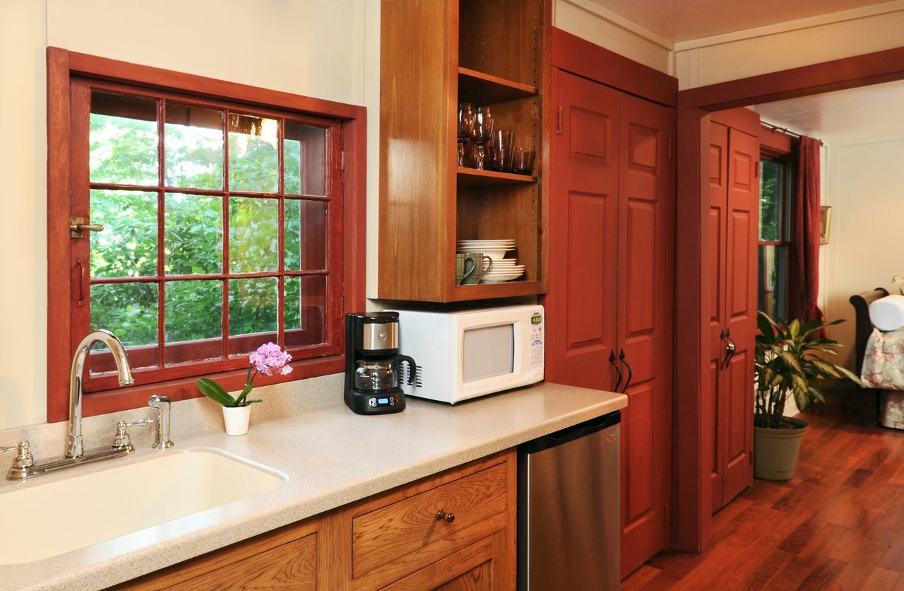 1795 Acorn Inn Bed And Breakfast Canandaigua Extérieur photo