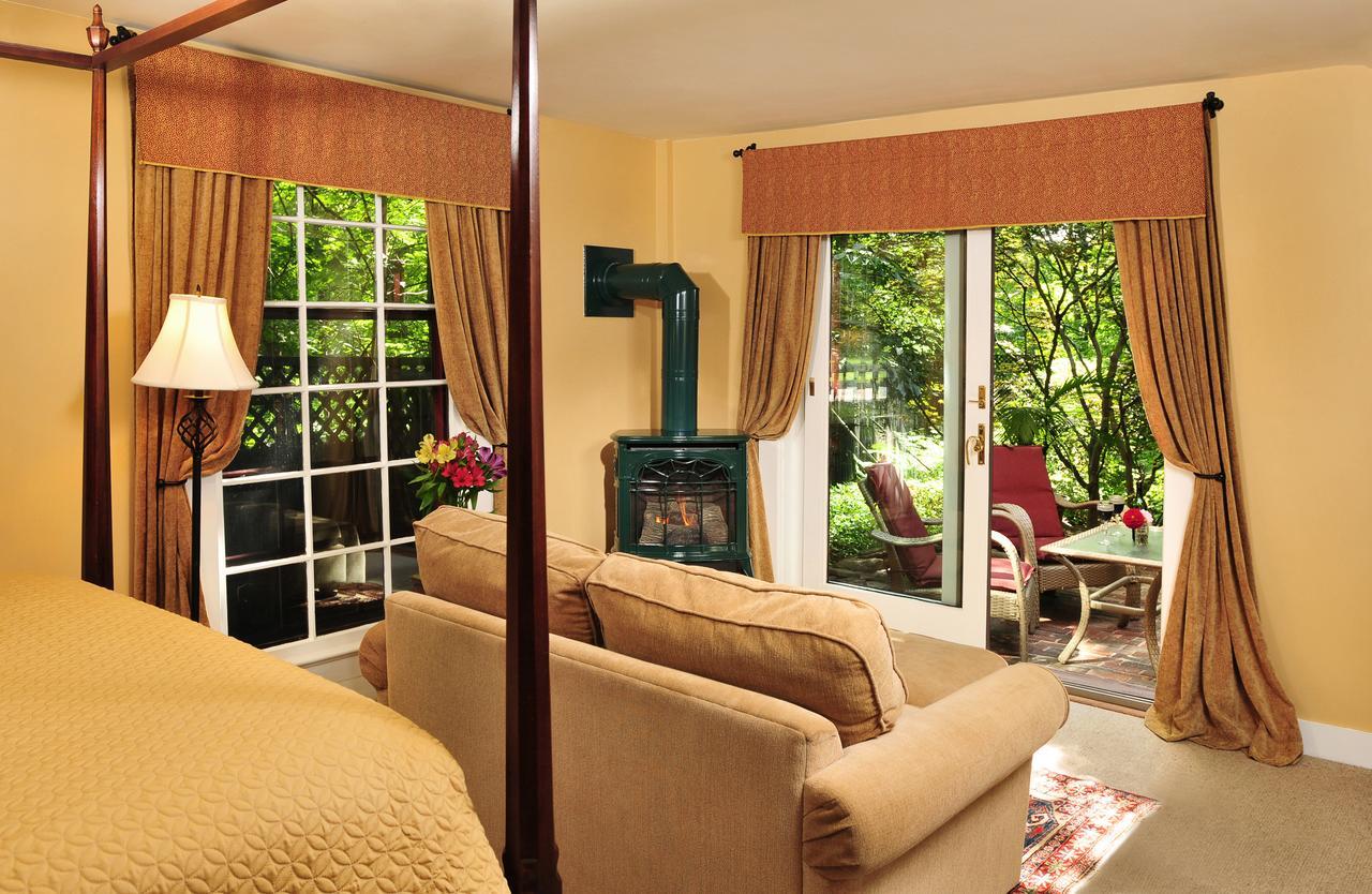 1795 Acorn Inn Bed And Breakfast Canandaigua Extérieur photo