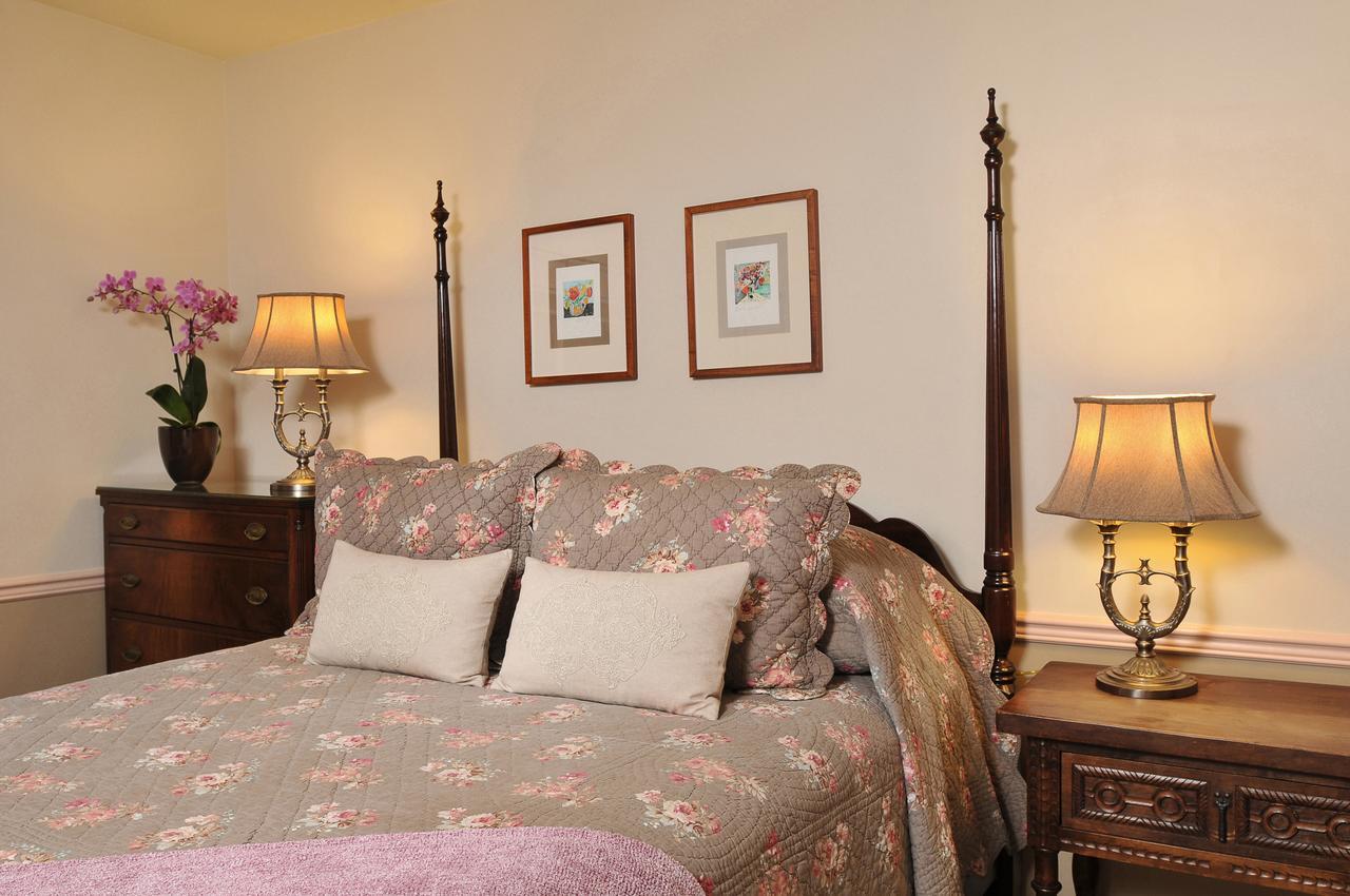 1795 Acorn Inn Bed And Breakfast Canandaigua Extérieur photo